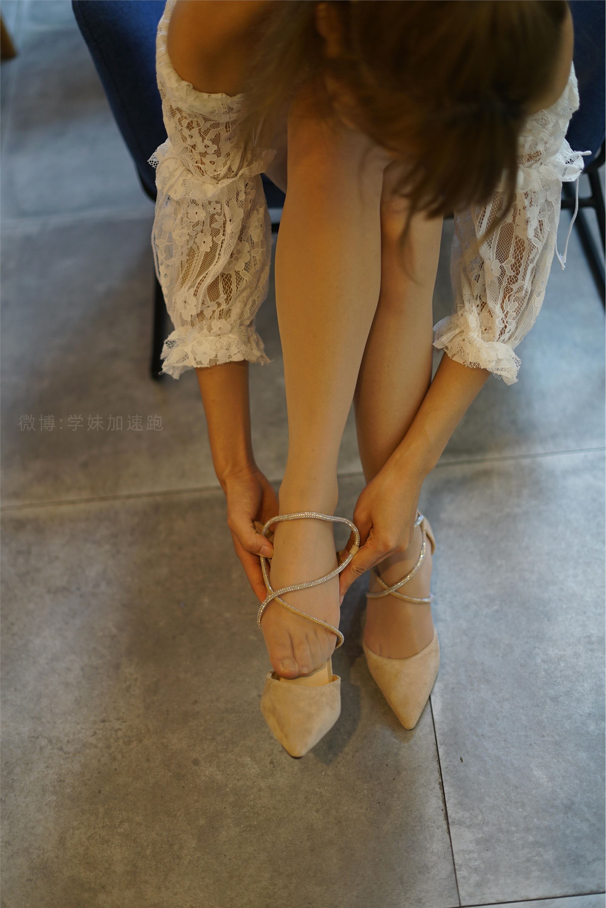 学妹加速跑 XM058《慢慢褪下那层丝-敏儿》